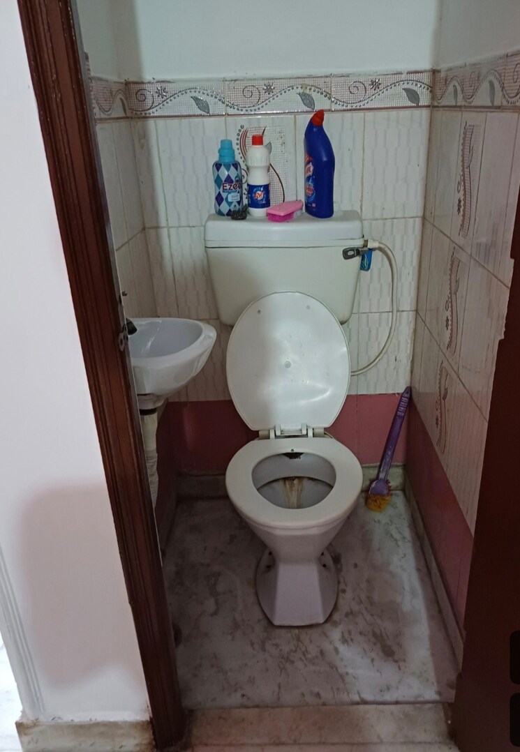 Bathroom, laxmi nagar 2 Bedroom 570 Sq.Ft. Builder Floor In Laxmi Nagar Delhi 8009661