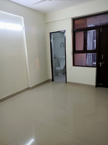 Room in 3 BHK Apartment at Amolik Sankalp, Sector 85 – for Rent