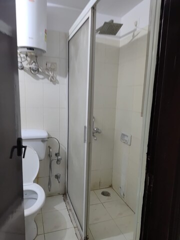 Master Bedroom in 3.5 BHK Builder Floor at Ardee City, Sector 52 – for Rent