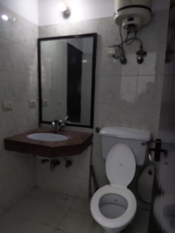 Bathroom in 3.5 BHK Builder Floor at Ardee City, Sector 52 – for Rent