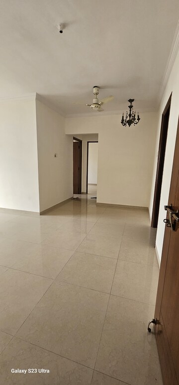 Room in 2 BHK Apartment at Bhoomi Park, Malad West – for Rent