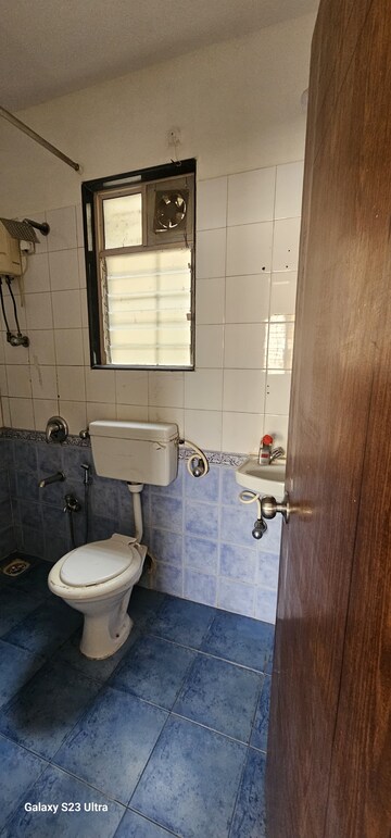 Master Bedroom in 2 BHK Apartment at Bhoomi Park, Malad West – for Rent