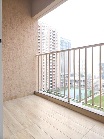 Room in 3 BHK Apartment at Godrej Green Cove, Mahalunge – for Rent