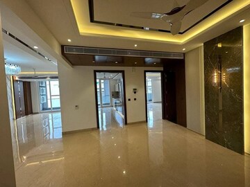 Room in 3 BHK Builder Floor at Ansal Plaza Sector-23, Sector 23 – for Rent
