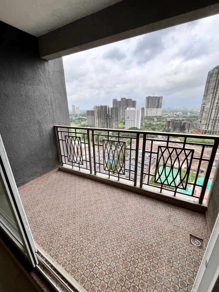 Balcony, paradise-sai-world-empire 2 Bedroom 878 Sq.Ft. Apartment In Kharghar Navi Mumbai 8009827