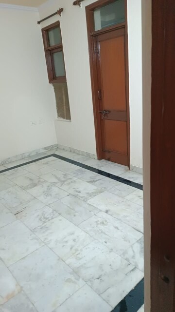 Room in 3 BHK Apartment at Sector 4, Dwarka – for Rent