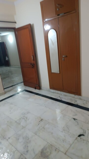 Room in 3 BHK Apartment at Sector 4, Dwarka – for Rent