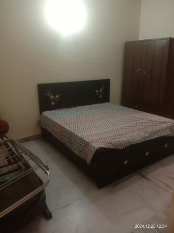 Master Bedroom in 3 BHK Builder Floor at Sector 43 – for Rent