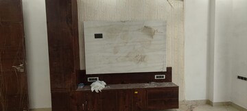 Room in 4 BHK Builder Floor at Bansal Homes, Green Fields Colony – for Sale
