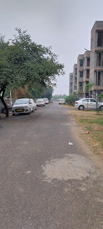 Parking in 1 BHK Apartment at Sector 10 Greater Noida – for Sale