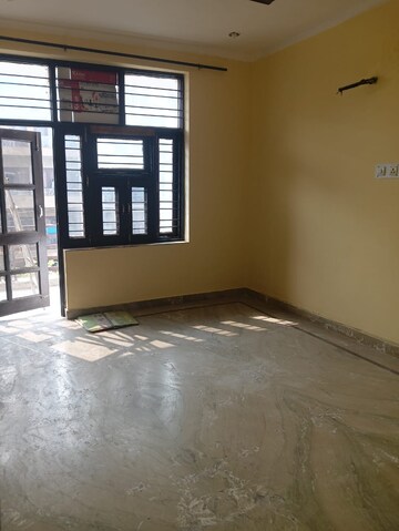 Room in 3 BHK Builder Floor at Sector 45 – for Rent