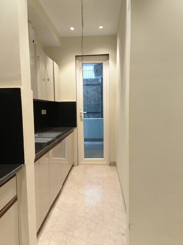 Building Lobby in 4 BHK Builder Floor at Ansal Sushant Lok I, Sector 43 – for Rent