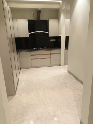 Room in 4 BHK Builder Floor at Ansal Sushant Lok I, Sector 43 – for Rent