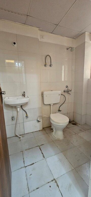 Bathroom in 3 BHK Apartment at Amolik Sankalp, Sector 85 – for Rent