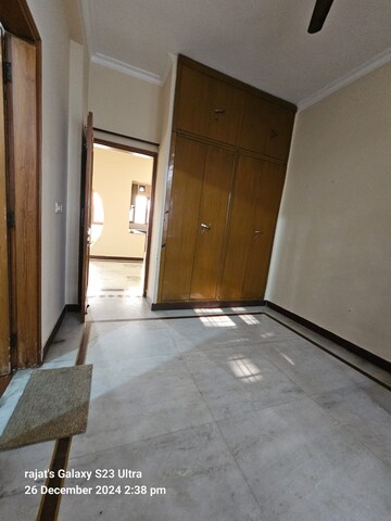 Room in 2 BHK Builder Floor at Sector 46 – for Rent