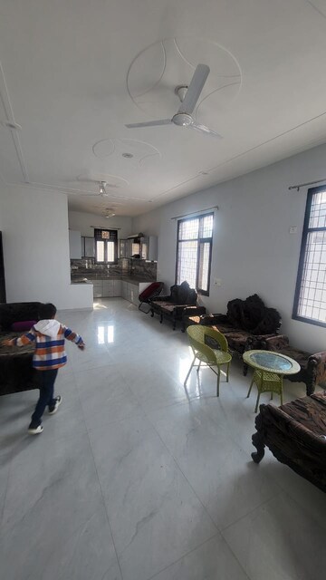 Living Room in 3 BHK Builder Floor at Sector 40 – for Rent