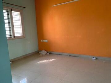 Room in 2 BHK Apartment at Royal Habitat, Hsr Layout – for Rent