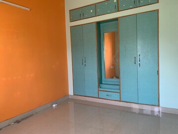 Room in 2 BHK Apartment at Royal Habitat, Hsr Layout – for Rent