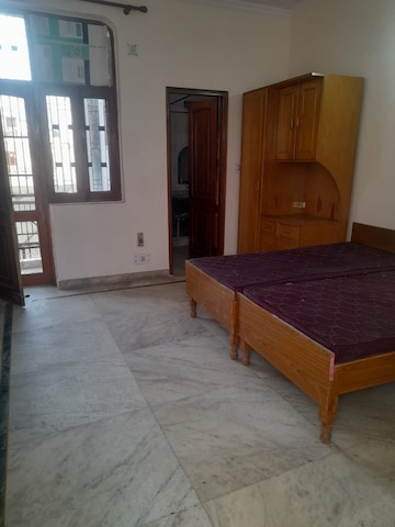 1 BHK Builder Floor For Rent in Sector 28 Noida  8009996