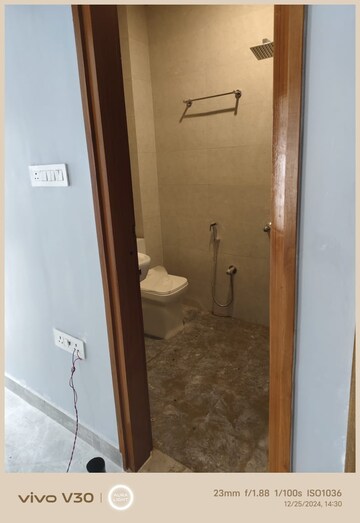 Building Lobby in 6 BHK Independent House at Gomti Nagar – for Rent
