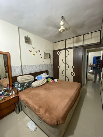 Bedroom in 2 BHK Apartment at Hiranandani Gardens, Powai – for Rent