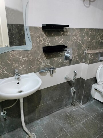 Attached Bathroom in 2 BHK Apartment at Spandana Pearl, Hsr Layout – for Rent