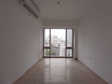 Room in 3 BHK Apartment at Lodha Kiara, Worli – for Rent