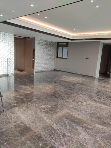Room in 5 BHK Apartment at Lodha Trump Tower, Worli – for Rent