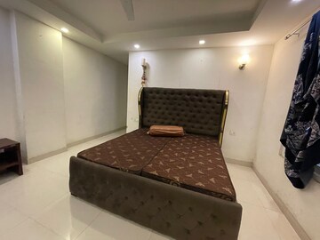 Bedroom in 2 BHK Builder Floor at Ardee City, Sector 52 – for Rent
