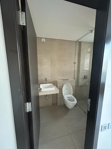 Bathroom in 6 BHK Apartment at Oberoi Sky City, Borivali East – for Sale