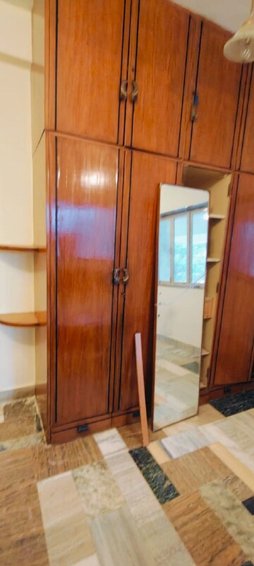Furnished Amenities in 1 BHK Apartment at Bandra West – for Rent