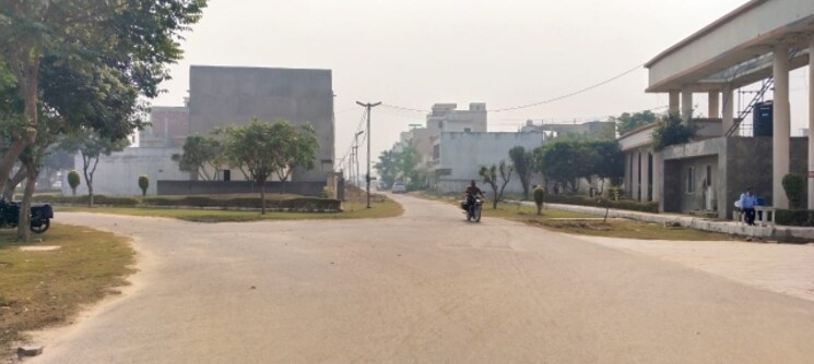 Exterior View, gaur-yamuna-city-2nd-park-view  105 Sq.Yd. Plot In Gaur Yamuna City Greater Noida 8010206