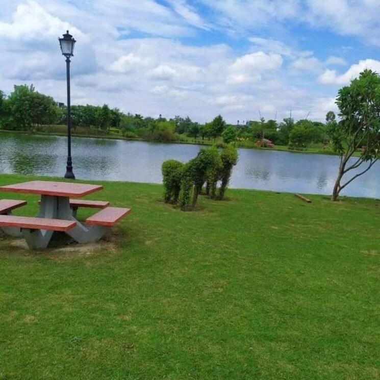 Garden, gaur-yamuna-city-2nd-park-view  105 Sq.Yd. Plot In Gaur Yamuna City Greater Noida 8010206