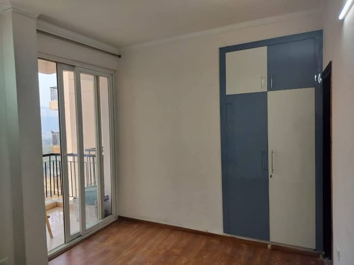 3 BHK + Study Room Apartment For Sale in Amrapali Riverview