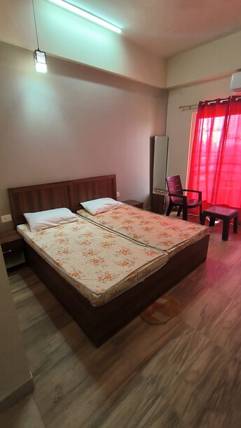 1 BHK Apartment For Rent in Paramount Golfforeste Gn Sector Zeta I Greater Noida  8010259