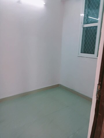 Room in 2 BHK Apartment at Amrapali Leisure Park, Amrapali Leisure Valley – for Sale