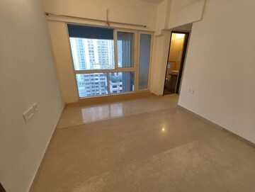 Room in 1 BHK Apartment at Omkar Signet, Malad East – for Rent