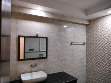 Attached Bathroom in 3 BHK Builder Floor at Ansal Sushant Lok I, Sector 43 – for Rent