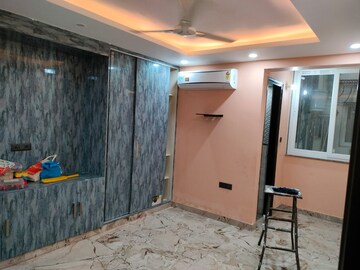 Room in 3 BHK Builder Floor at Ansal Sushant Lok I, Sector 43 – for Rent