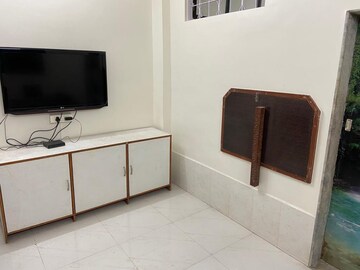 Furnished Amenities in 1 BHK Apartment at Kumar Society, Vakola – for Rent