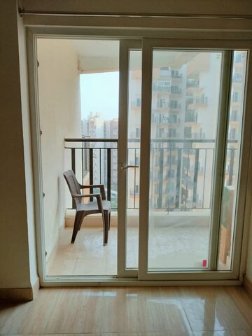 Room in 2 BHK Apartment at Amrapali Leisure Park, Amrapali Leisure Valley – for Sale
