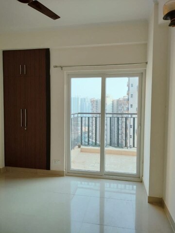 Room in 2 BHK Apartment at Amrapali Leisure Park, Amrapali Leisure Valley – for Sale