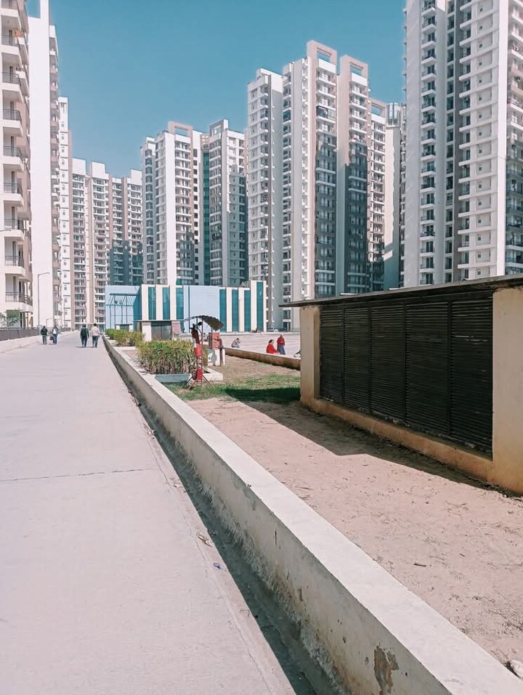 Balcony, amrapali-golf-homes 3 Bedroom 1115 Sq.Ft. Apartment In Sector 4, Greater Noida Greater Noida 8010454