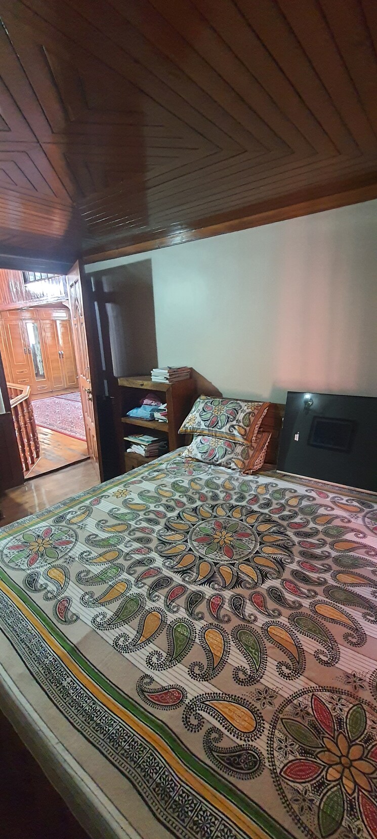Bedroom, thoeg 6+ Bedroom 7000 Sq.Ft. Independent House In Thoeg Shimla 8010462