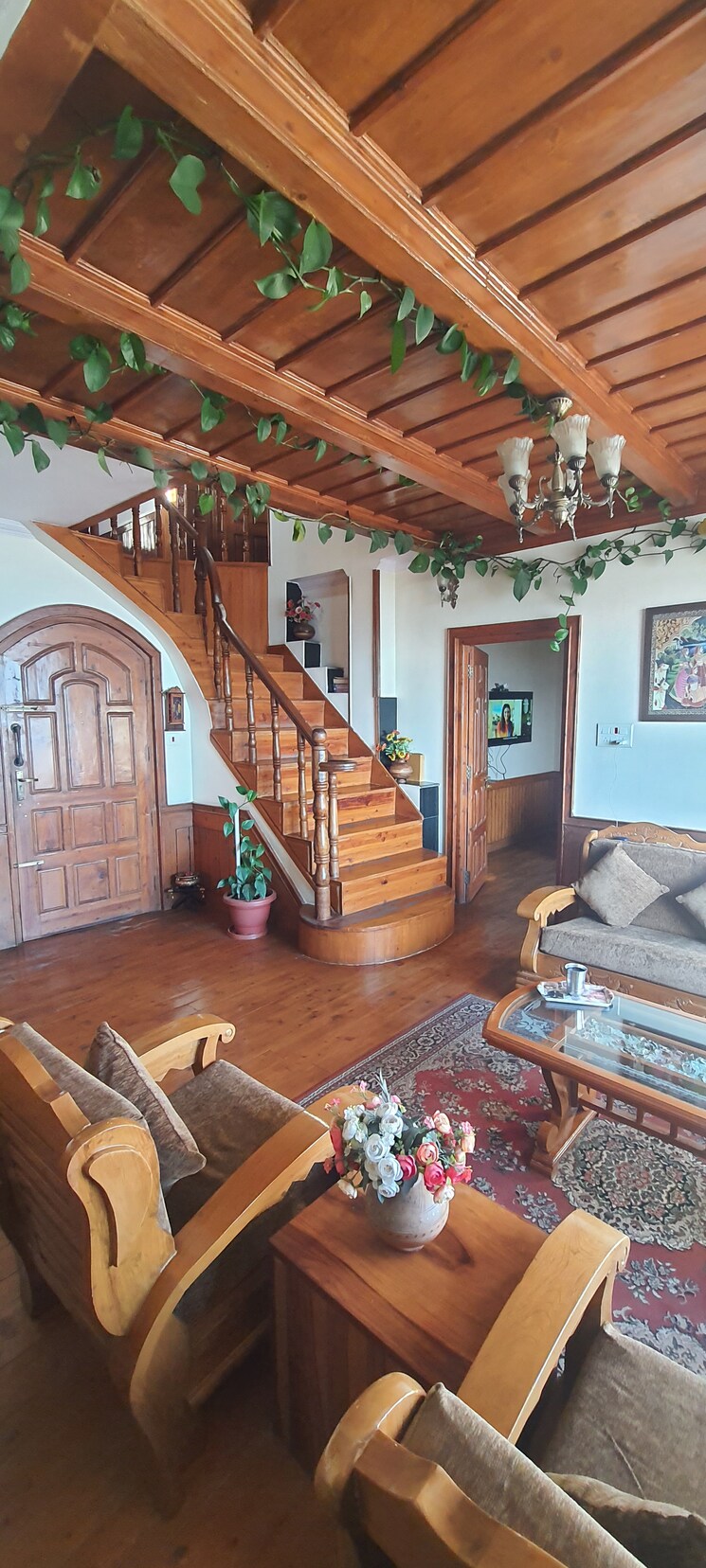 Living Room, thoeg 6+ Bedroom 7000 Sq.Ft. Independent House In Thoeg Shimla 8010462