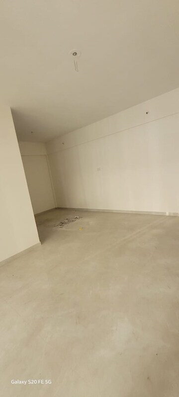 Room in 2 BHK Apartment at Dream Metropark County, Balewadi – for Rent