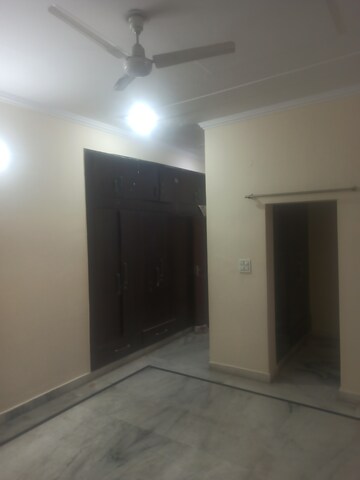 Furnished Amenities in 1.5 BHK Builder Floor at Sector 21d – for Rent