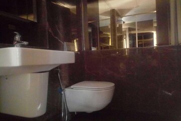 Attached Bathroom in 4 BHK Apartment at Lodha The Park, Worli – for Rent
