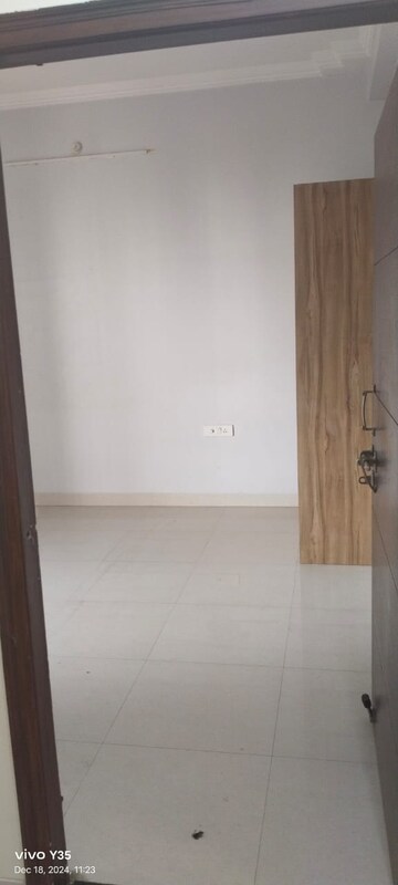 Master Bedroom in 2.5 BHK Independent House at Gomti Nagar – for Rent