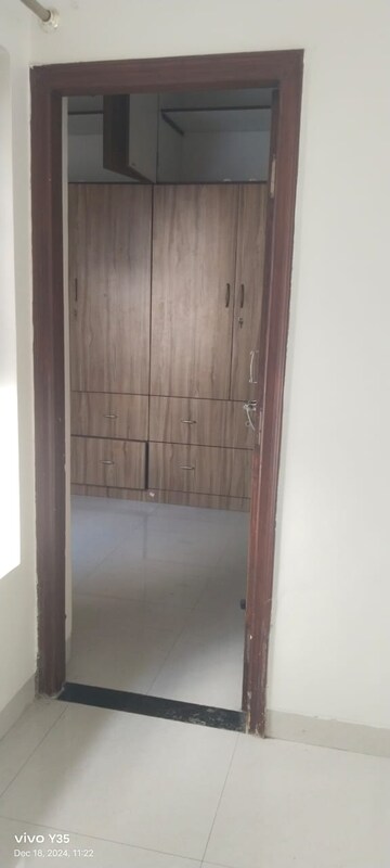 Bathroom in 2.5 BHK Independent House at Gomti Nagar – for Rent